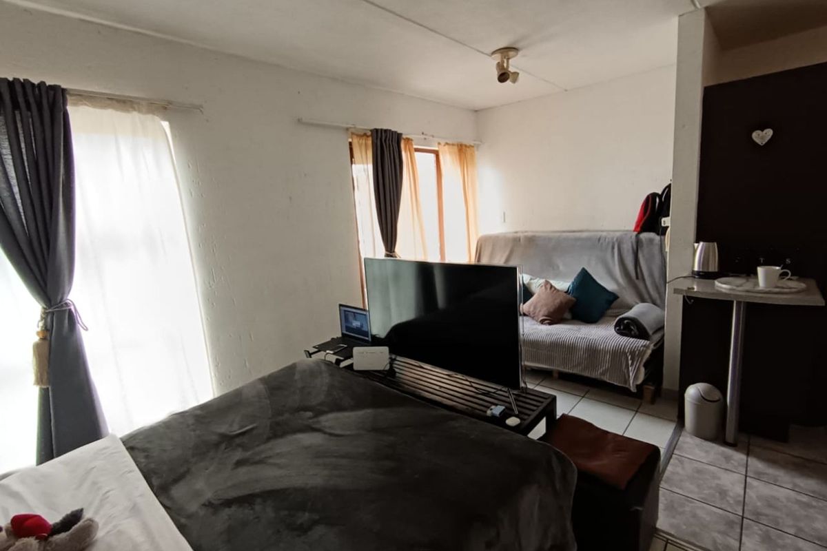 Apartment For Sale in Ferndale - Photo 3