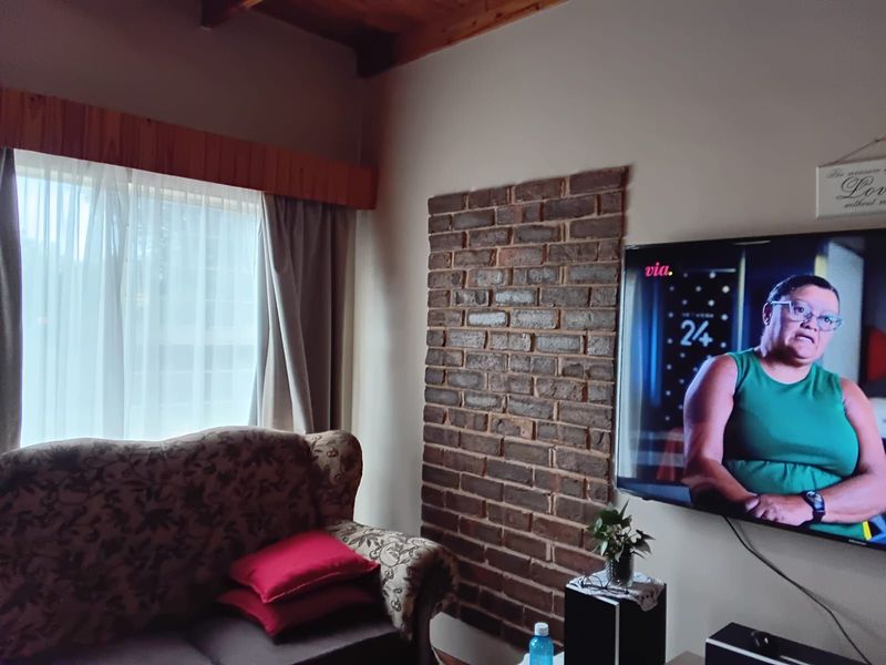 House For Sale in Lyttelton Manor - Photo 6