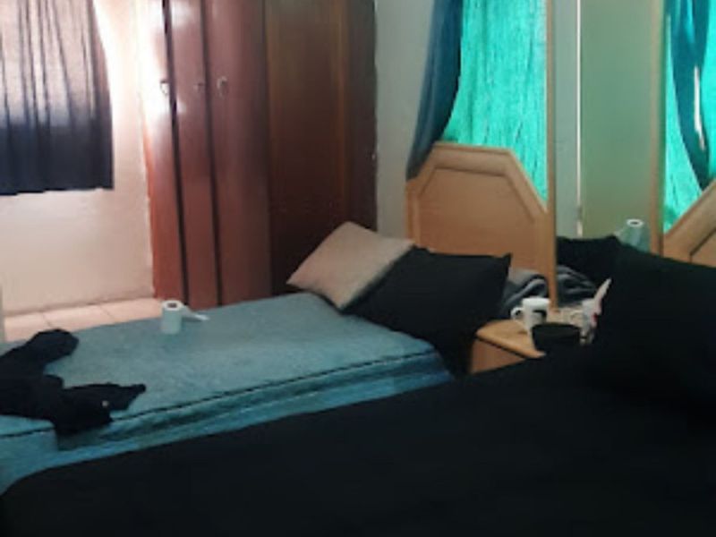 House For Sale in Brixton - Photo 5