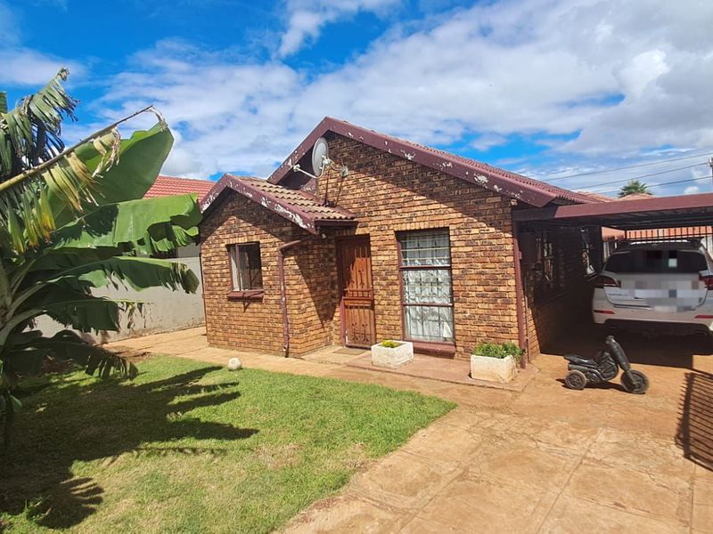House For Sale in Soshanguve Ext - Photo 7