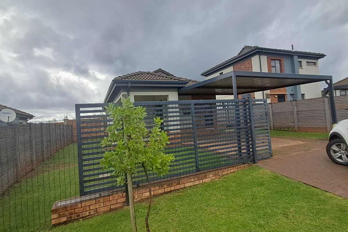 House For Sale in Lotus Gardens - Photo 5