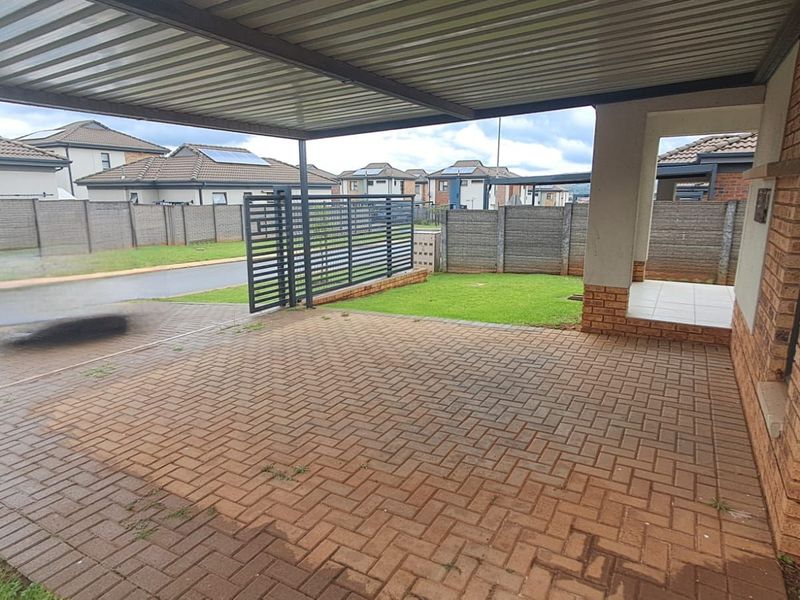 House For Sale in Lotus Gardens - Photo 8