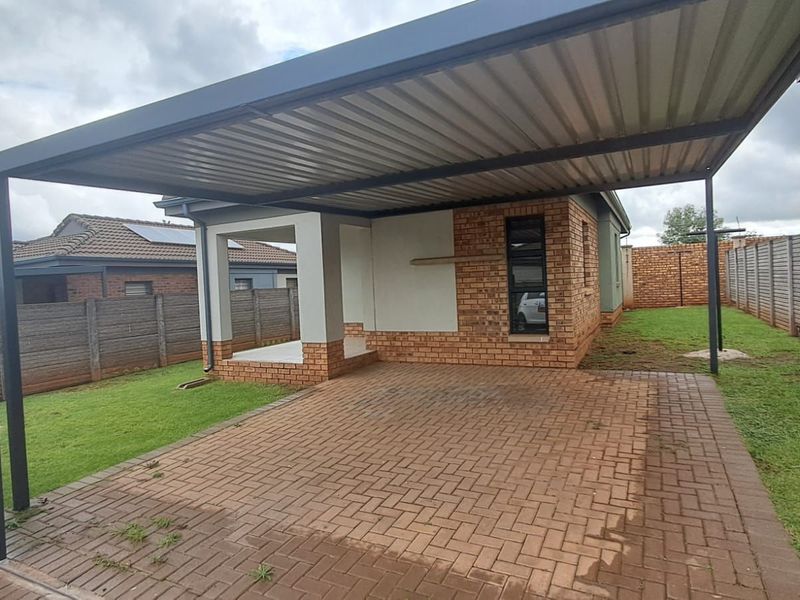 House For Sale in Lotus Gardens - Photo 4