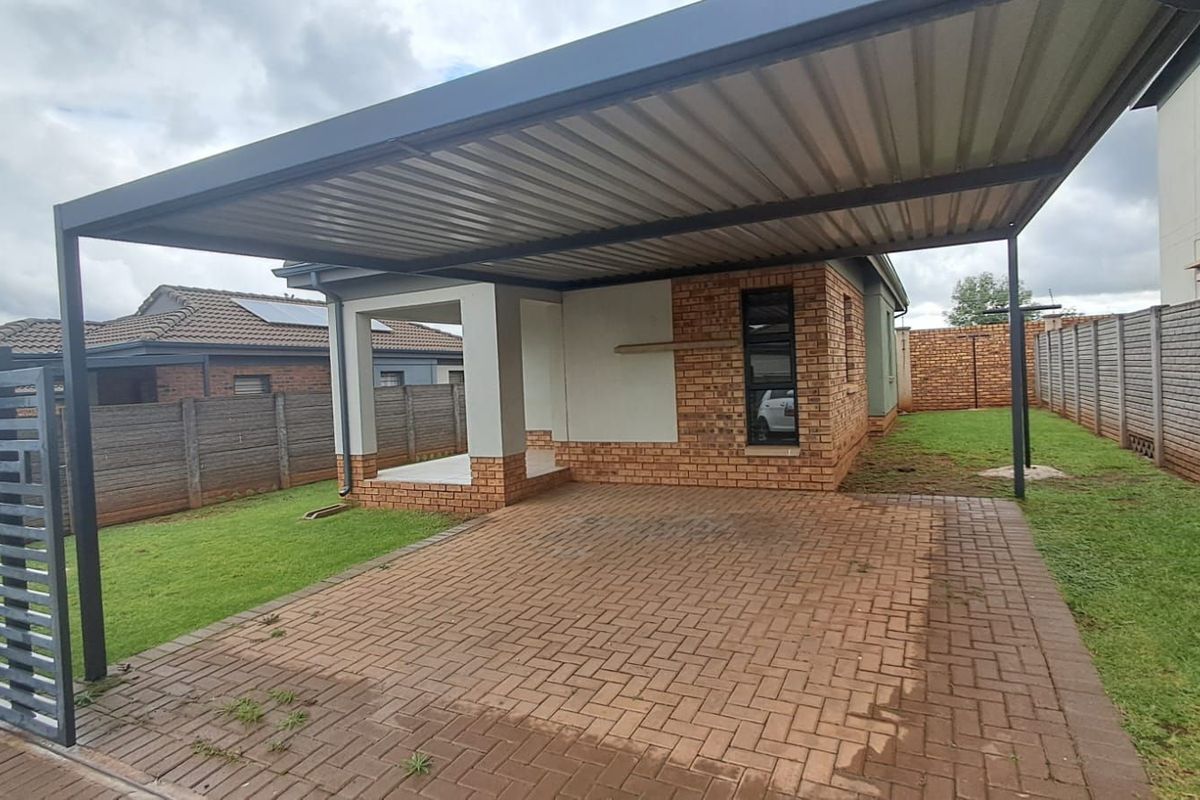 House For Sale in Lotus Gardens - Photo 4