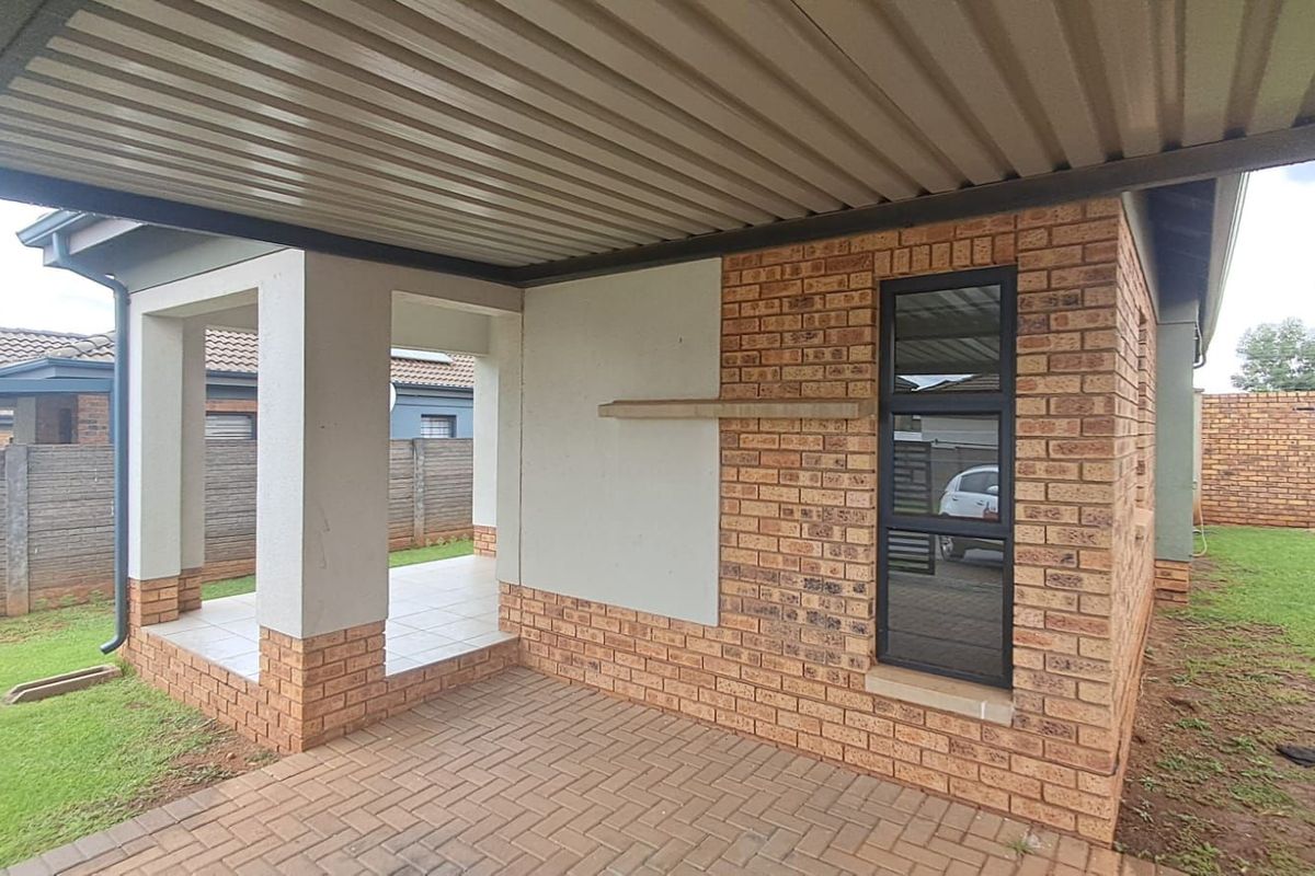 House For Sale in Lotus Gardens - Photo 3