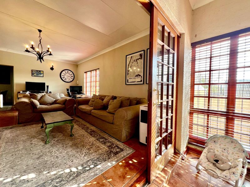 Townhouse For Sale in Ermelo Central - Photo 10