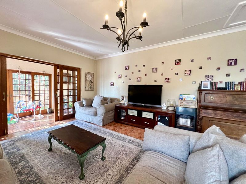 Townhouse For Sale in Ermelo Central - Photo 9