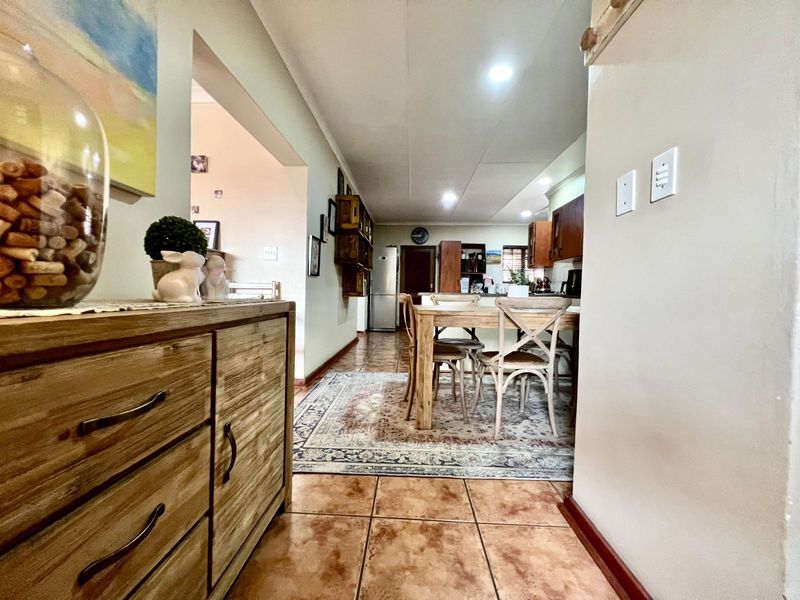 Townhouse For Sale in Ermelo Central - Photo 4