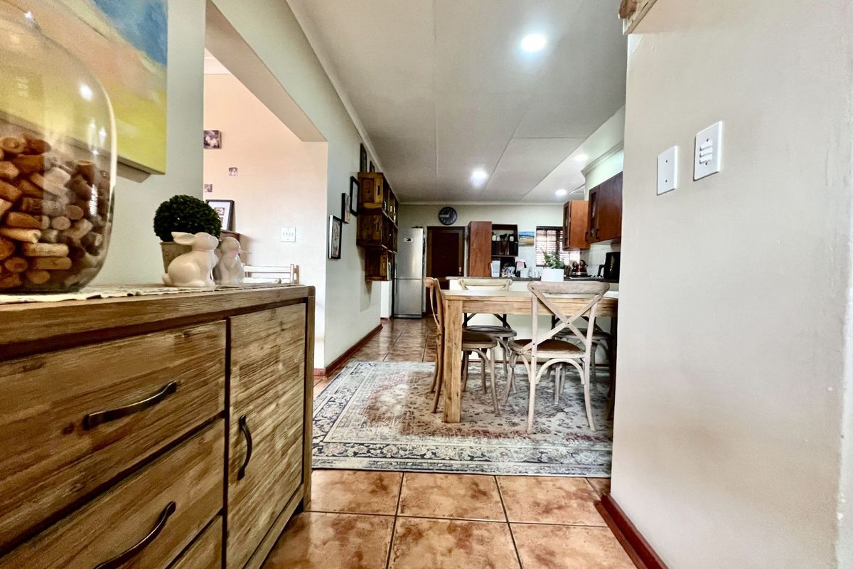 Townhouse For Sale in Ermelo Central - Photo 4