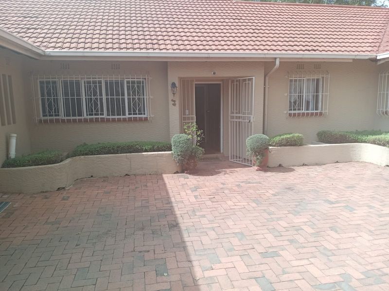 House For Sale in Randpark Ridge - Photo 8