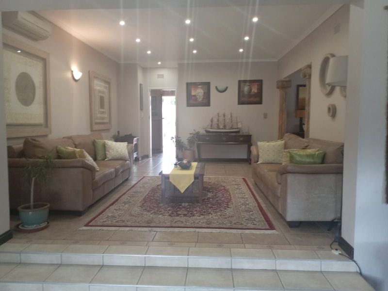 House For Sale in Randpark Ridge - Photo 2