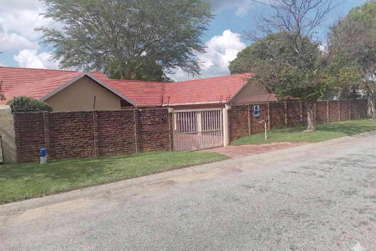 House For Sale in Randpark Ridge - Photo 5