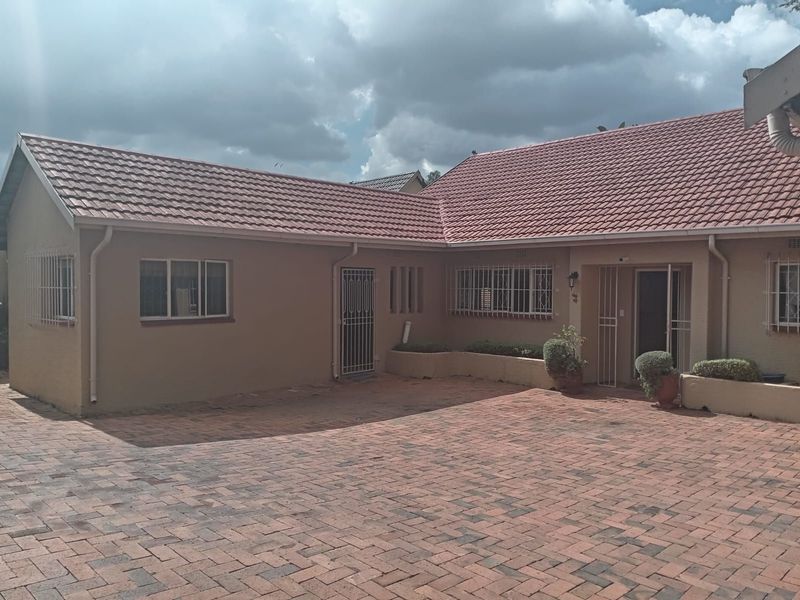 House For Sale in Randpark Ridge - Photo 7