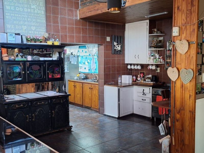 Townhouse For Sale in Clarina - Photo 4