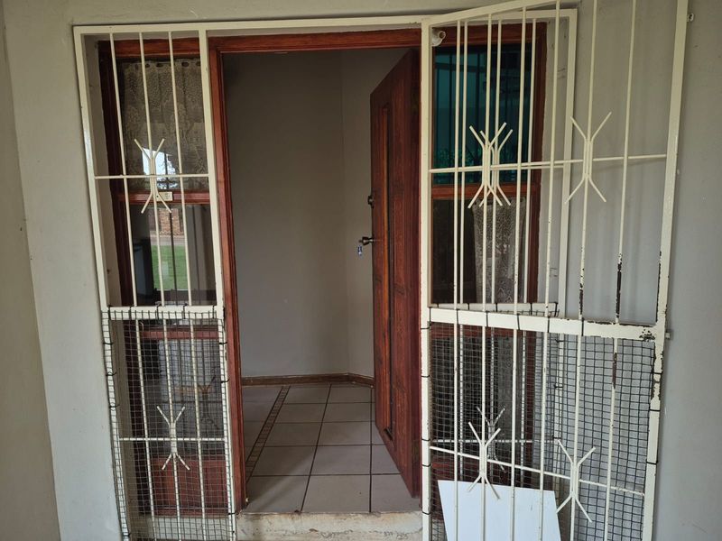 House For Sale in Kuruman Central - Photo 2