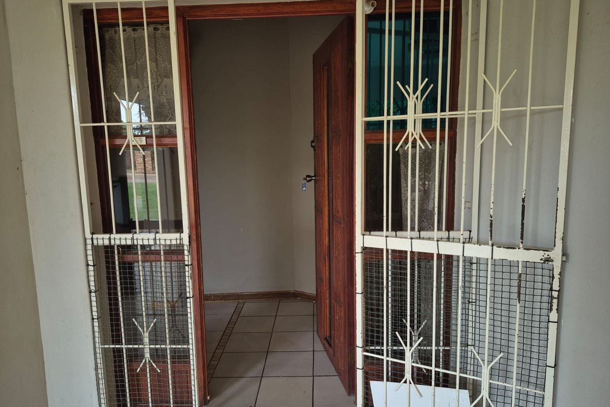 House For Sale in Kuruman Central - Photo 2