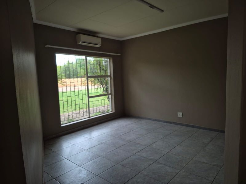 House For Sale in Kuruman Central - Photo 3