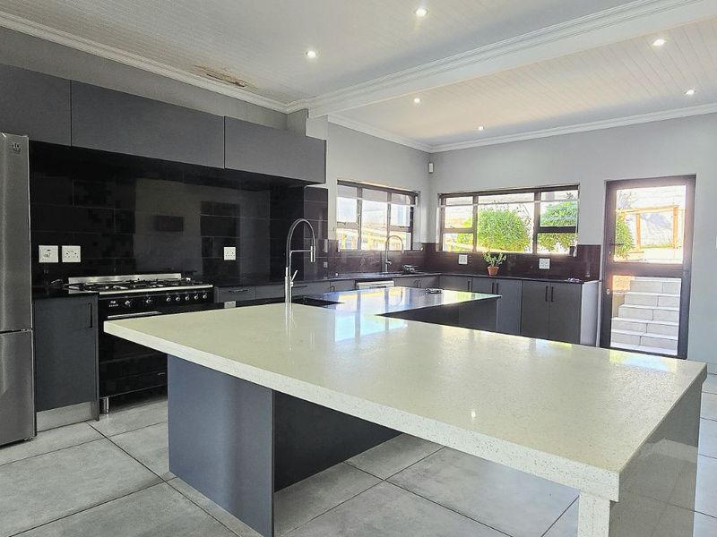 House For Sale in Linkside - Photo 6