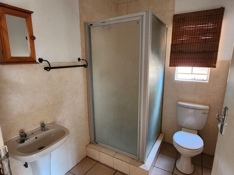 Townhouse For Sale in Bendor - Photo 10