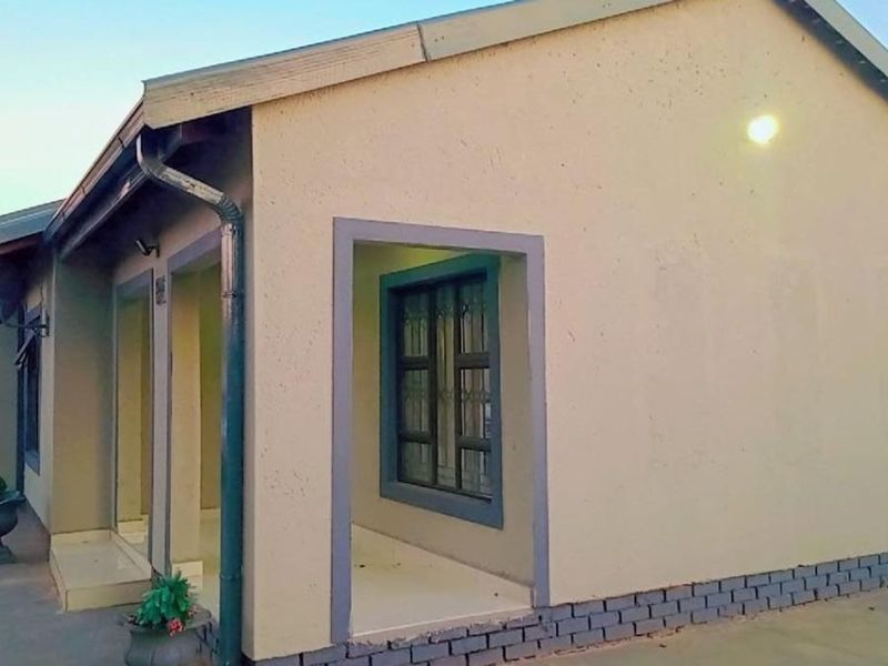 House To Rent in Hammanskraal Central - Photo 2