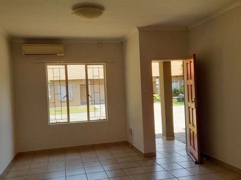 House For Sale in Onverwacht - Photo 2