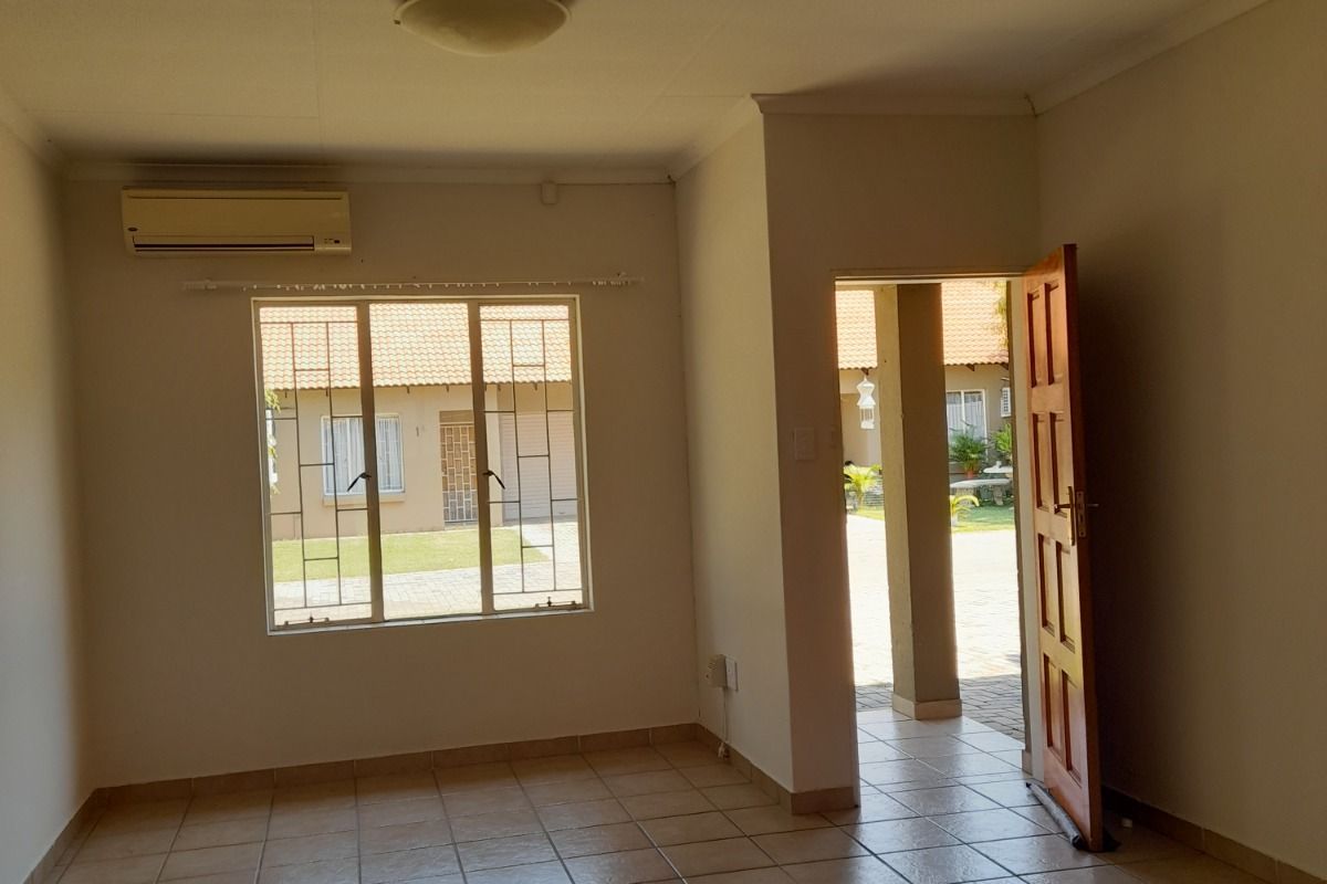 House For Sale in Onverwacht - Photo 2