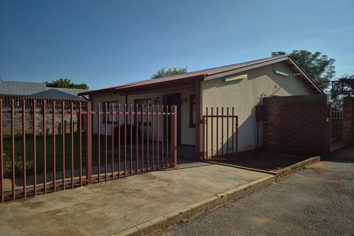 House For Sale in Kuruman Central - Photo 2