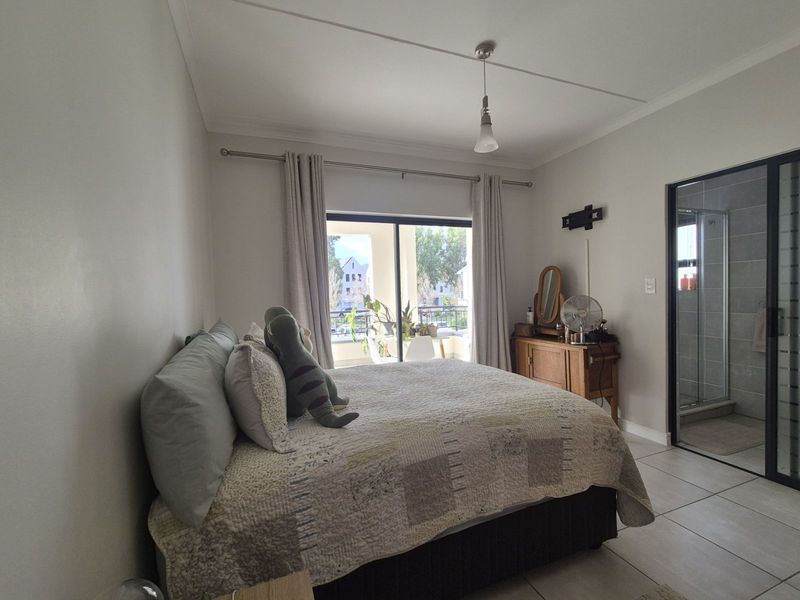 Apartment To Rent in Paardevlei - Photo 9