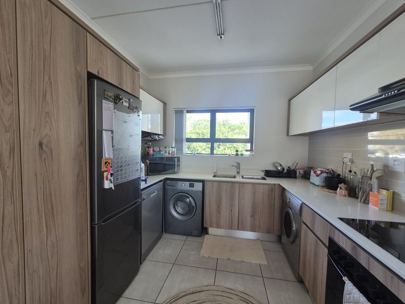 Apartment To Rent in Paardevlei - Photo 7