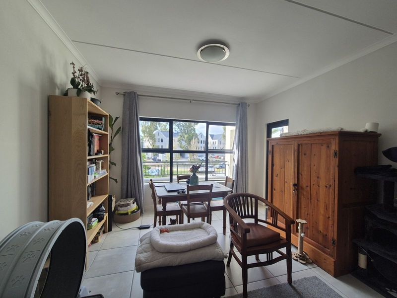 Apartment To Rent in Paardevlei - Photo 5