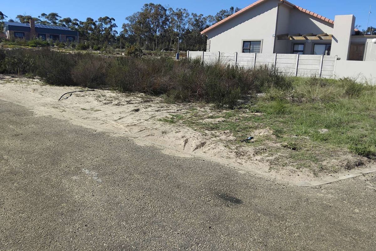 House For Sale in Albertinia Central - Photo 3