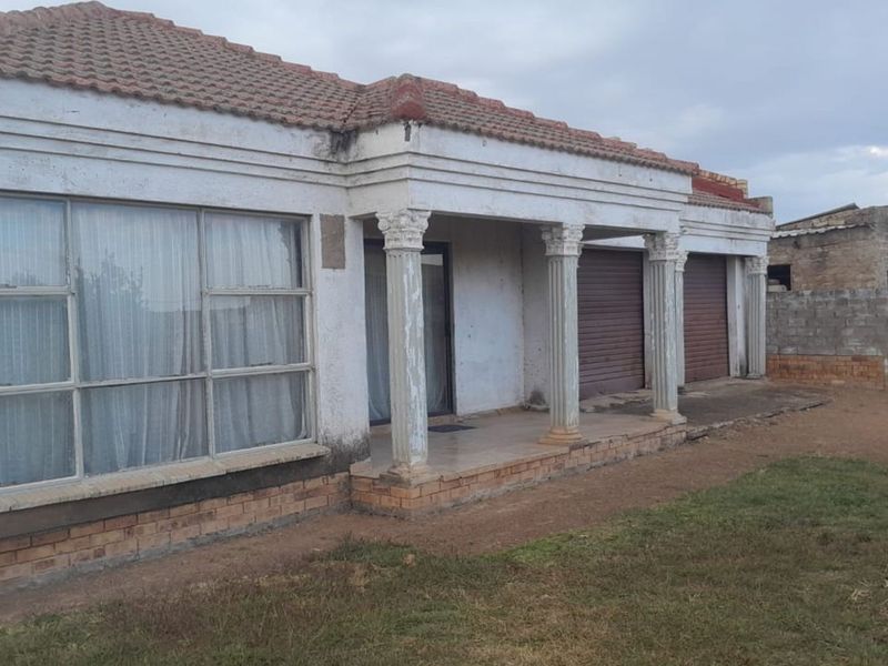 House For Sale in Hammanskraal Central - Photo 4