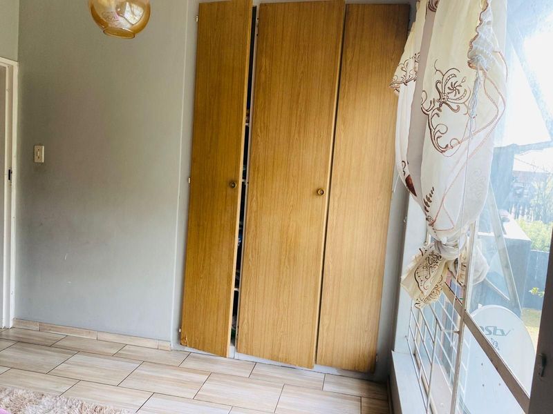 Townhouse For Sale in Tasbet Park - Photo 7