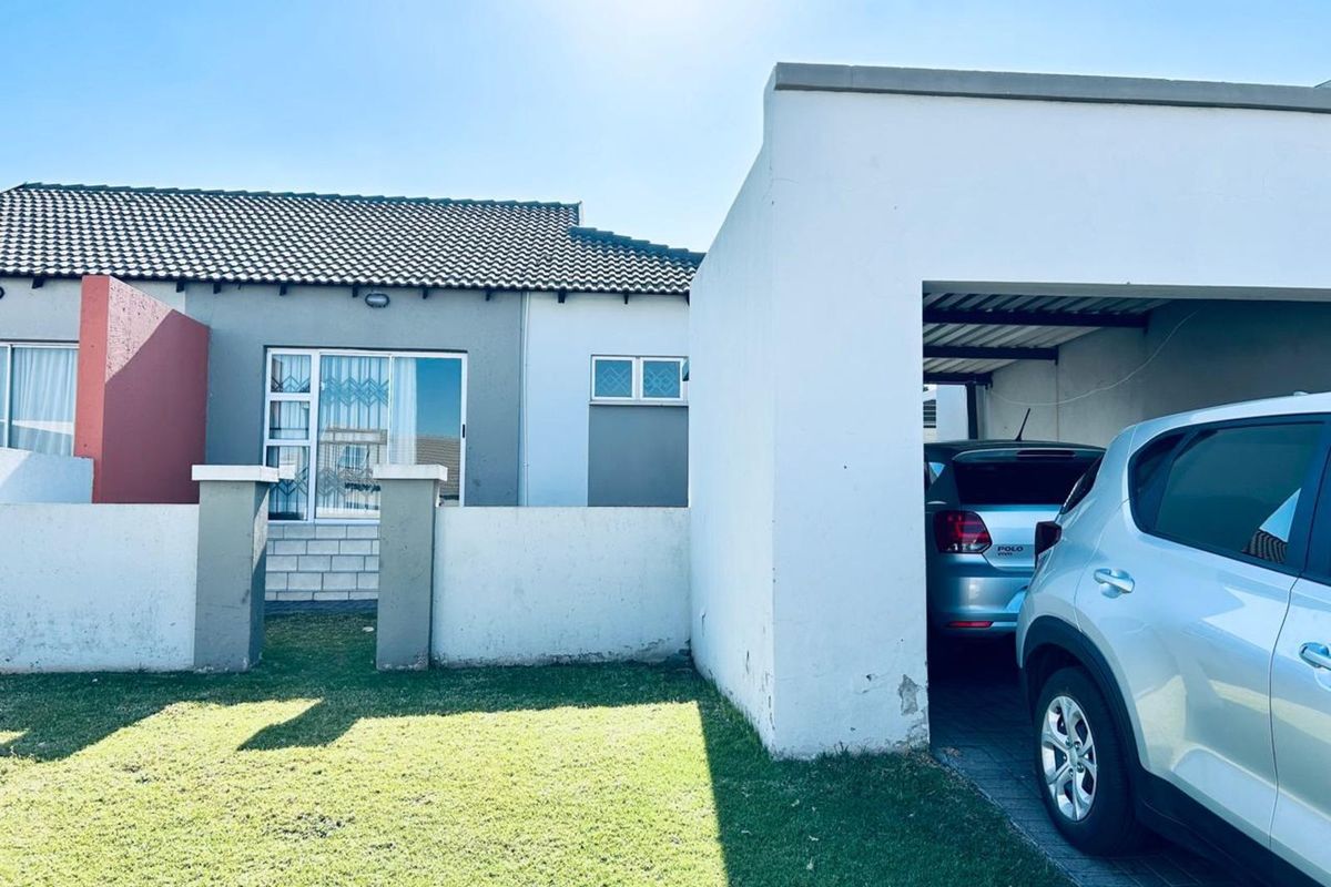 Townhouse For Sale in Tasbet Park - Photo 2