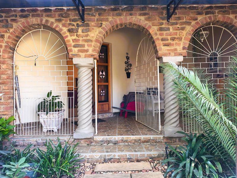 House For Sale in Modimolle Central - Photo 2