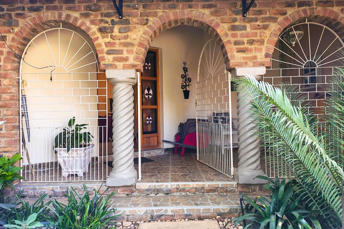 House For Sale in Modimolle Central - Photo 2