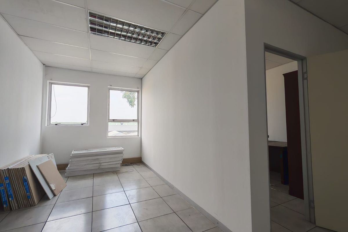 Office To Rent in Anderbolt - Photo 4