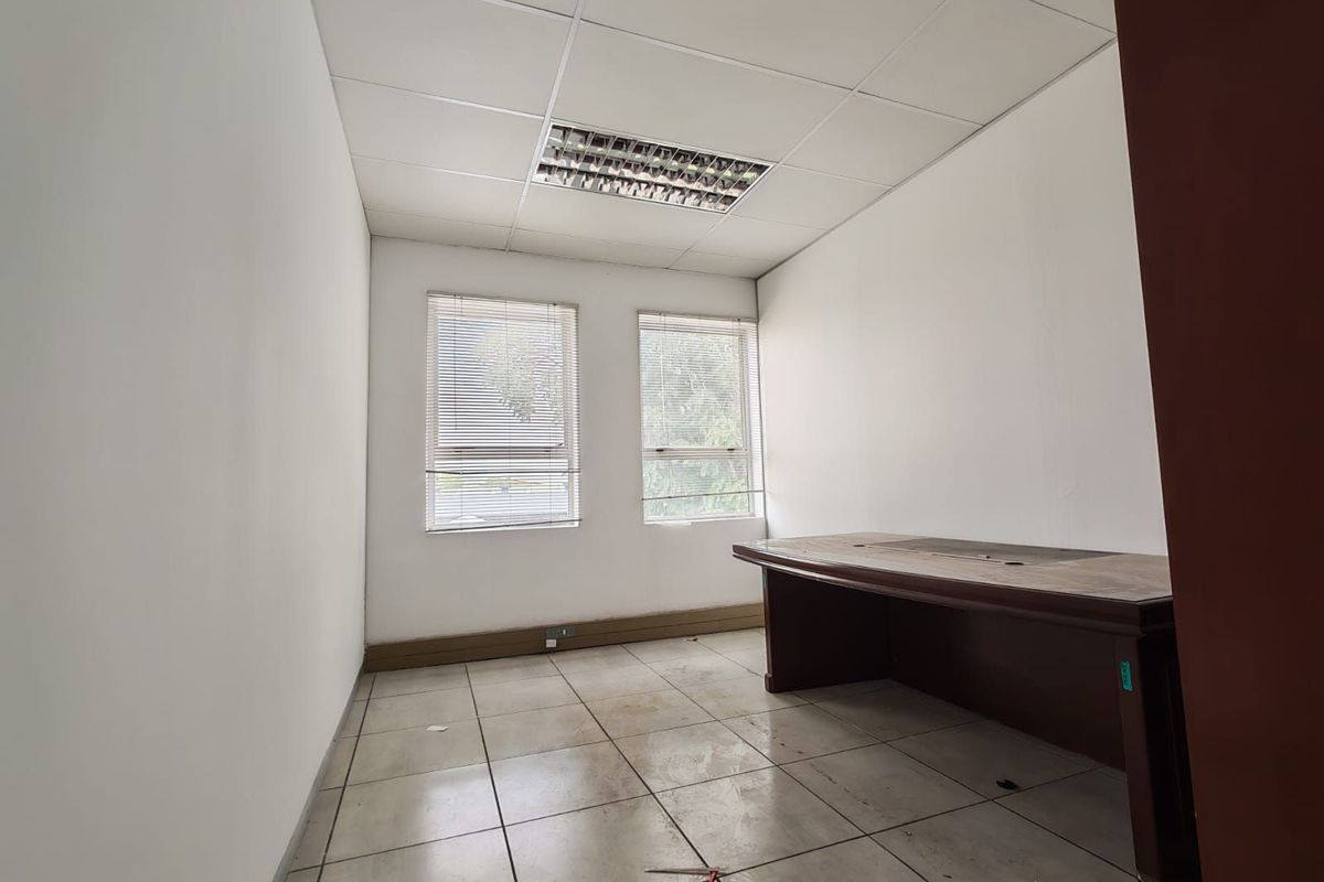 Office To Rent in Anderbolt - Photo 5