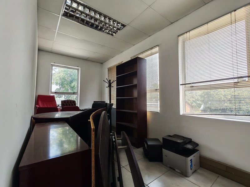 Office To Rent in Anderbolt - Photo 7