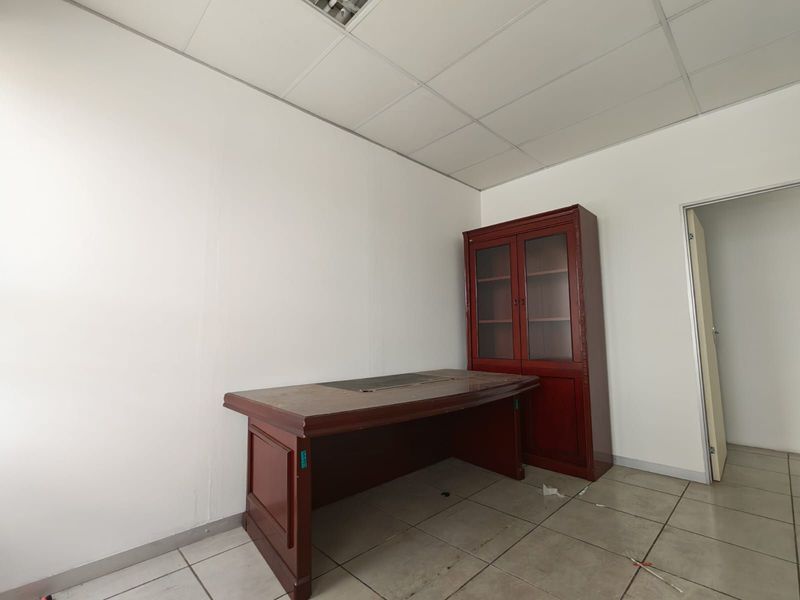 Office To Rent in Anderbolt - Photo 6
