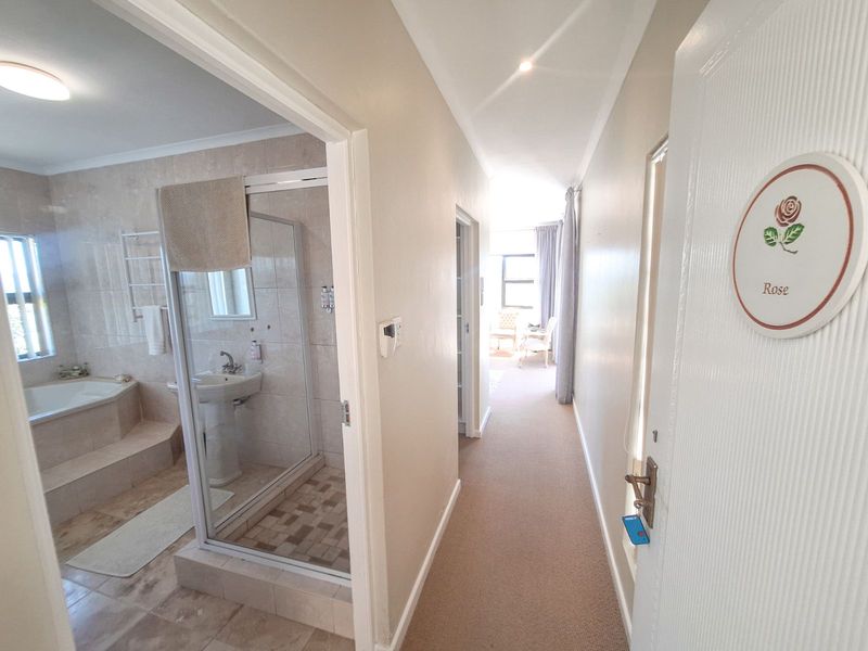 House For Sale in Rexford - Photo 10