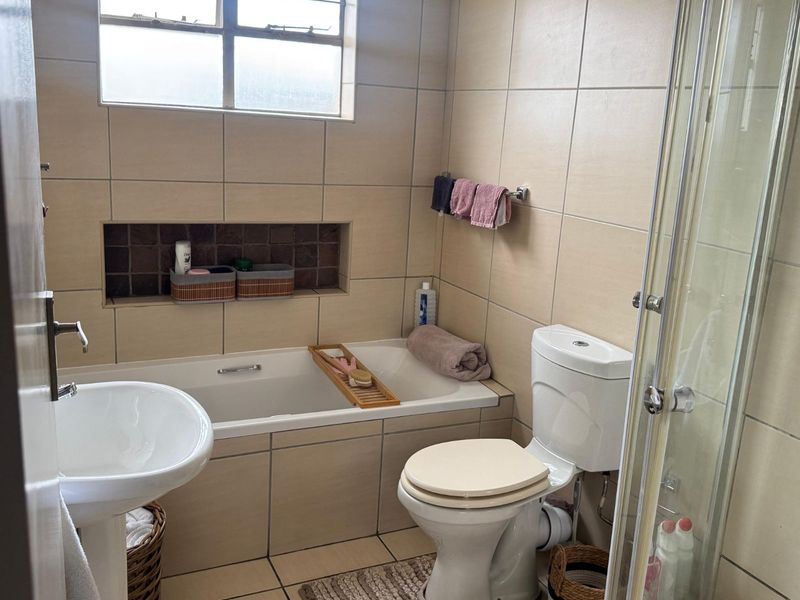 House For Sale in Witbank Ext 10 - Photo 6