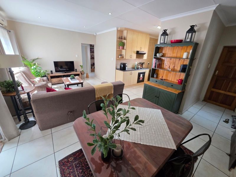 House For Sale in Rhodesdene - Photo 6