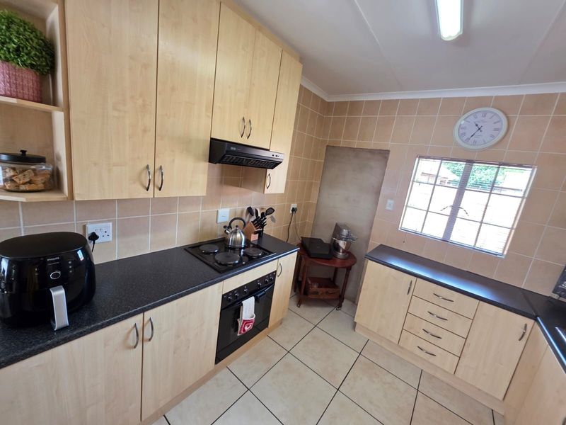 House For Sale in Rhodesdene - Photo 9