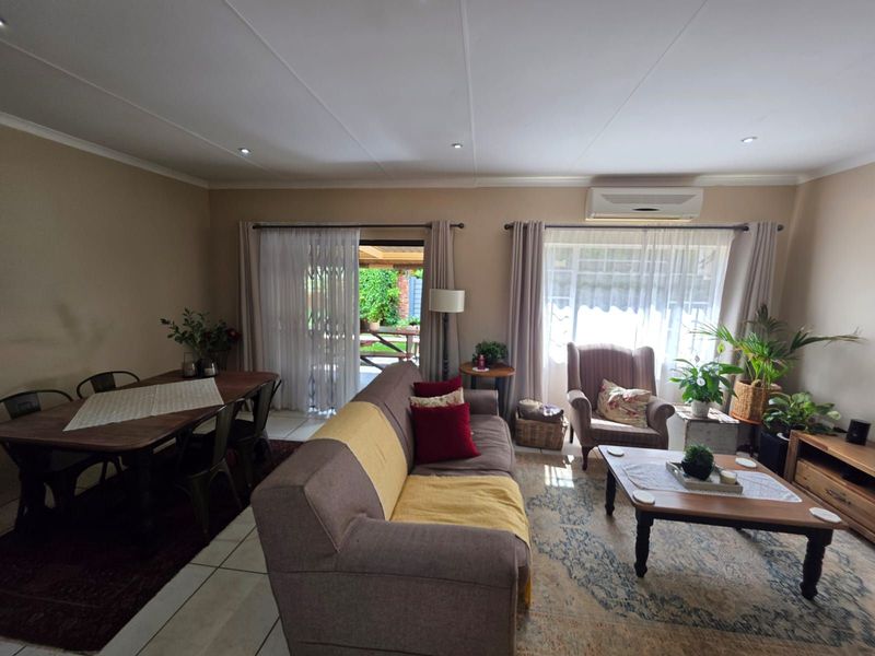 House For Sale in Rhodesdene - Photo 4