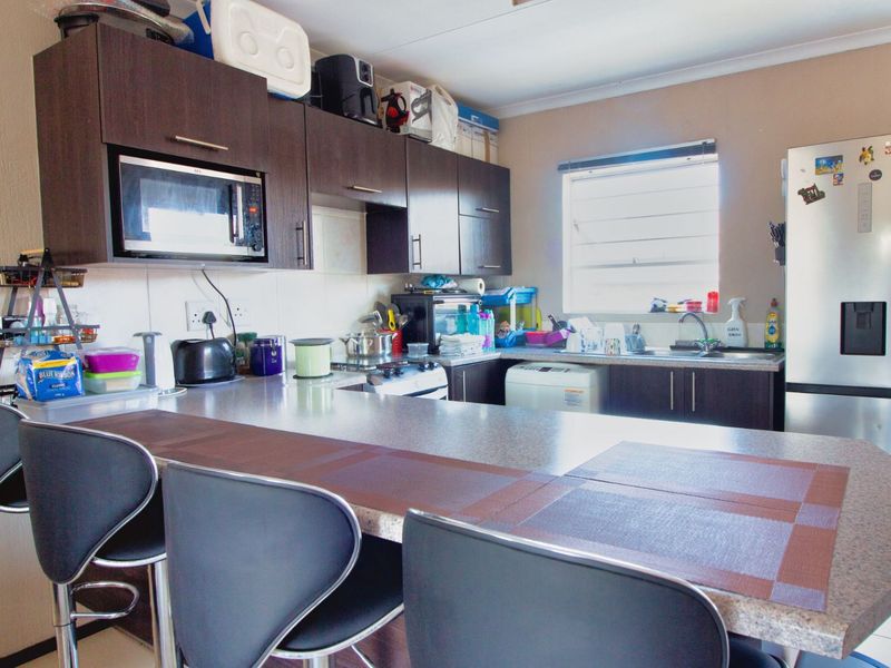 House For Sale in Honeypark - Photo 6