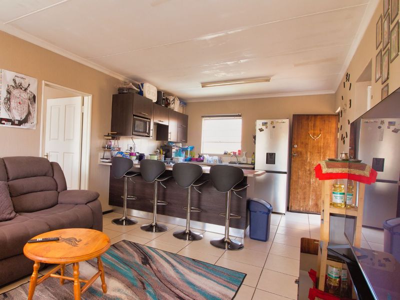 House For Sale in Honeypark - Photo 4