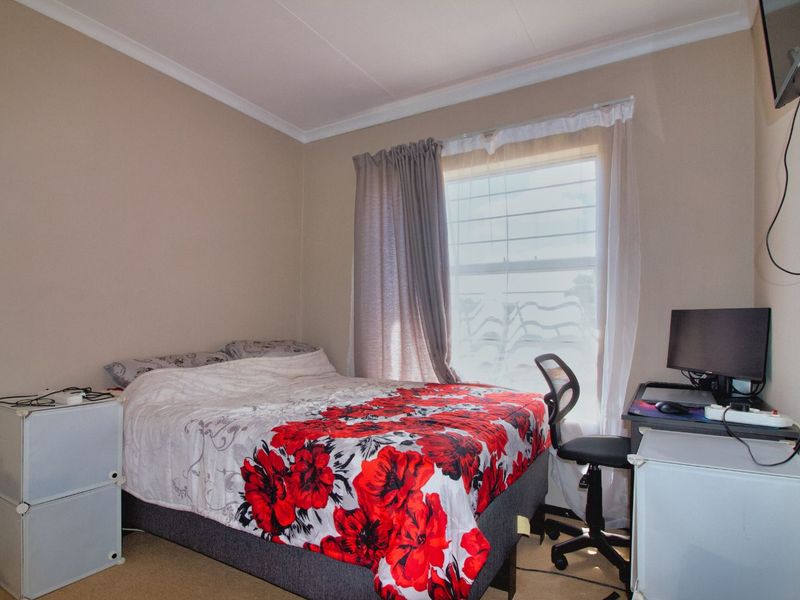 House For Sale in Honeypark - Photo 9