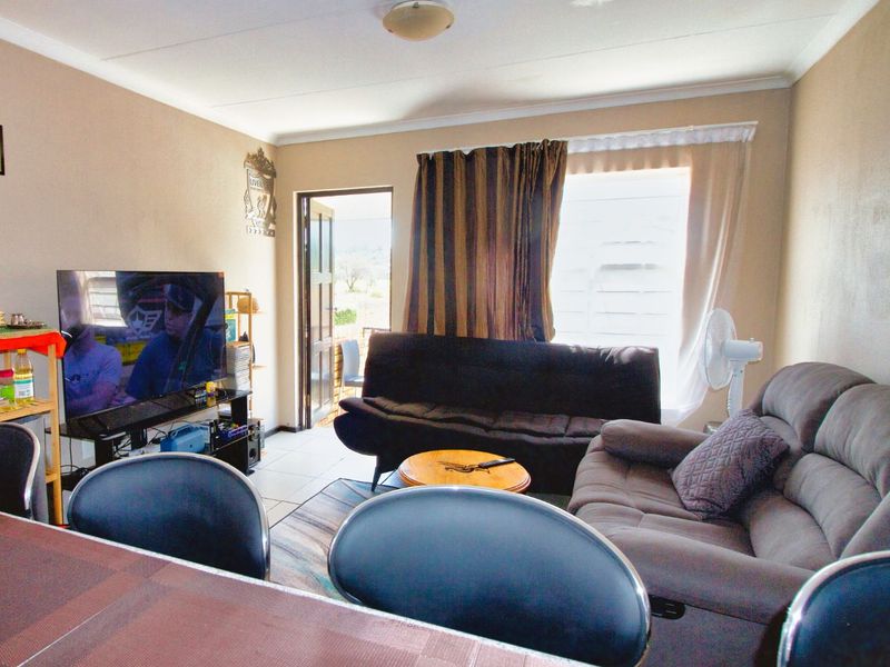 House For Sale in Honeypark - Photo 3