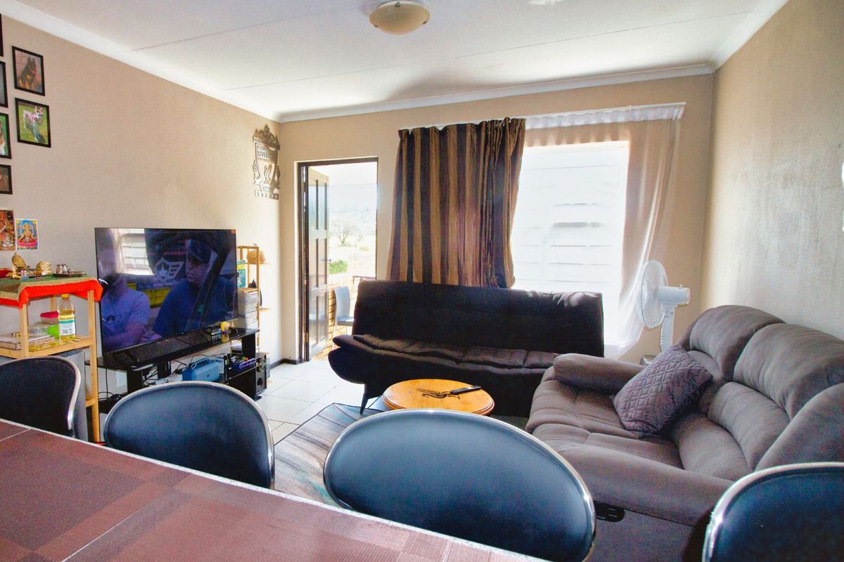 House For Sale in Honeypark - Photo 3